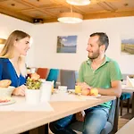Hotel-garni Schernthaner 3*