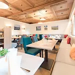 Hotel-garni Schernthaner 3*