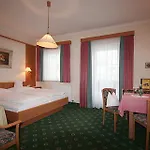 Ξενοδοχείο Hotel-garni Schernthaner 3*