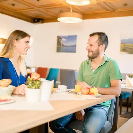 Hotel-garni Schernthaner 3*