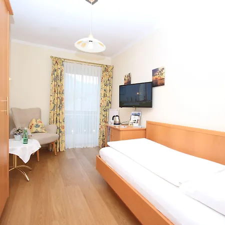 Hotel-garni Schernthaner Otel 3*