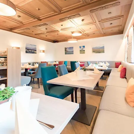 Hotel-garni Schernthaner 3*