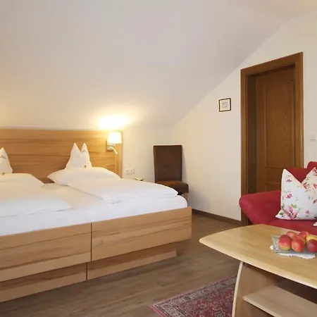 Otel Hotel-garni Schernthaner Sankt Gilgen