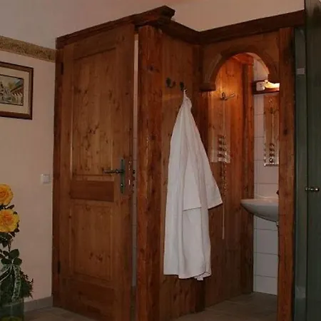 Otel Hotel-garni Schernthaner