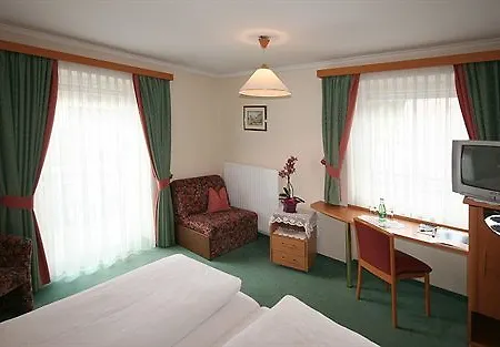 Hotel-garni Schernthaner 3*