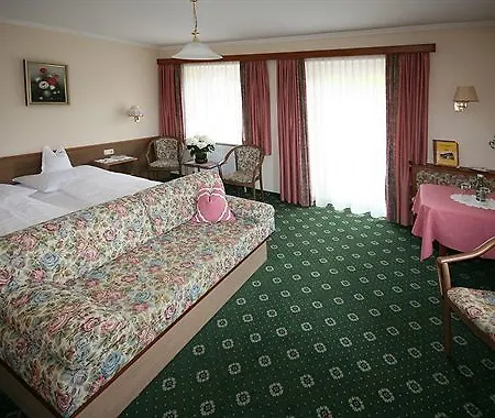 Hotel-garni Schernthaner Otel 3*