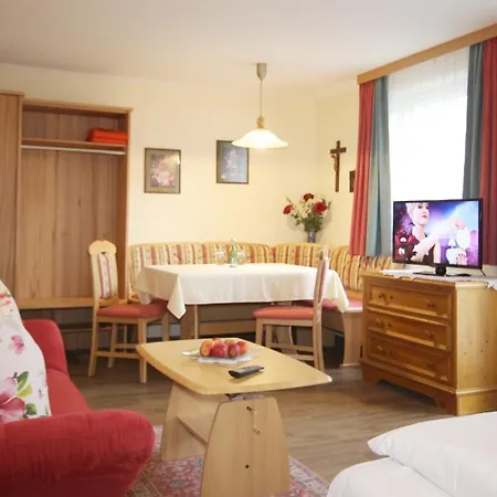 Otel Hotel-garni Schernthaner Sankt Gilgen