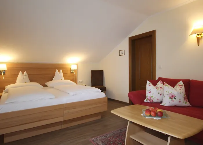 מלון Hotel-garni Schernthaner 3*