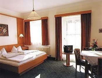 Hotel-garni Schernthaner 3* סנט גילגן